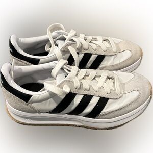 Women’s Adidas Run 70s 2.0